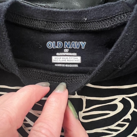 Old Navy Halloween Pajama Sets in 2T - Picture 2 of 4